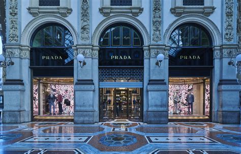 prada allestimento vetrina|Prada Gallery .